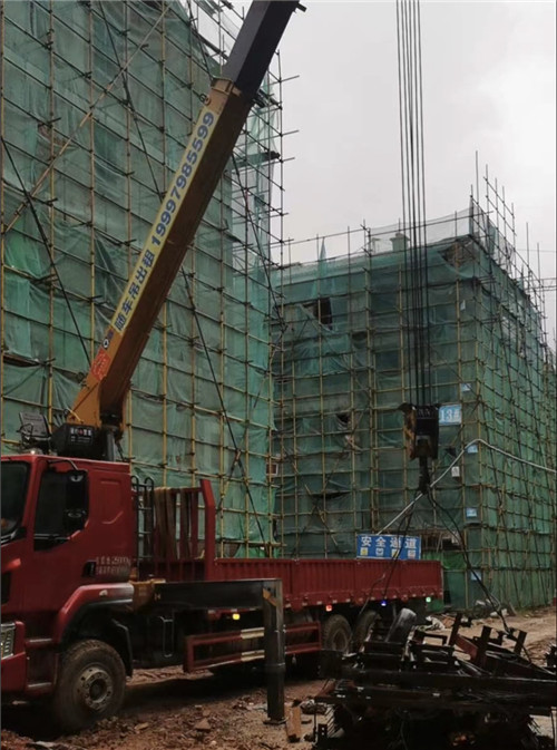 赤水市“慢工细活”—— 吊车的 “微动控制” 技术